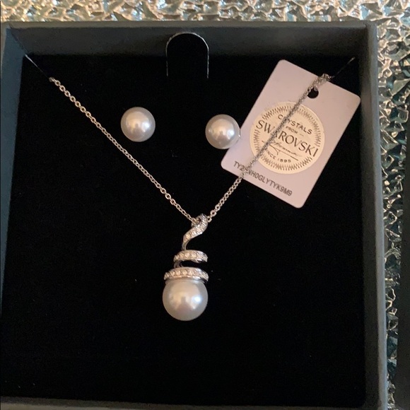 nic & syd Jewelry - Nic & Syd Swarovski crystal and pearl set